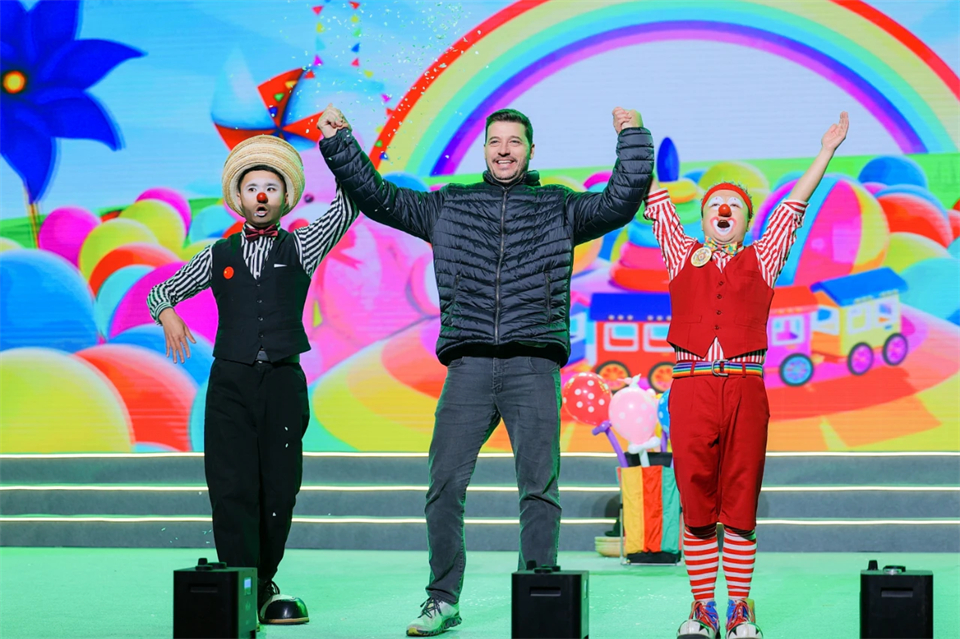 立异引领价值 理想成绩未来——庆祝yp街机智能建设25周年表扬大会暨文艺晚会盛大举行