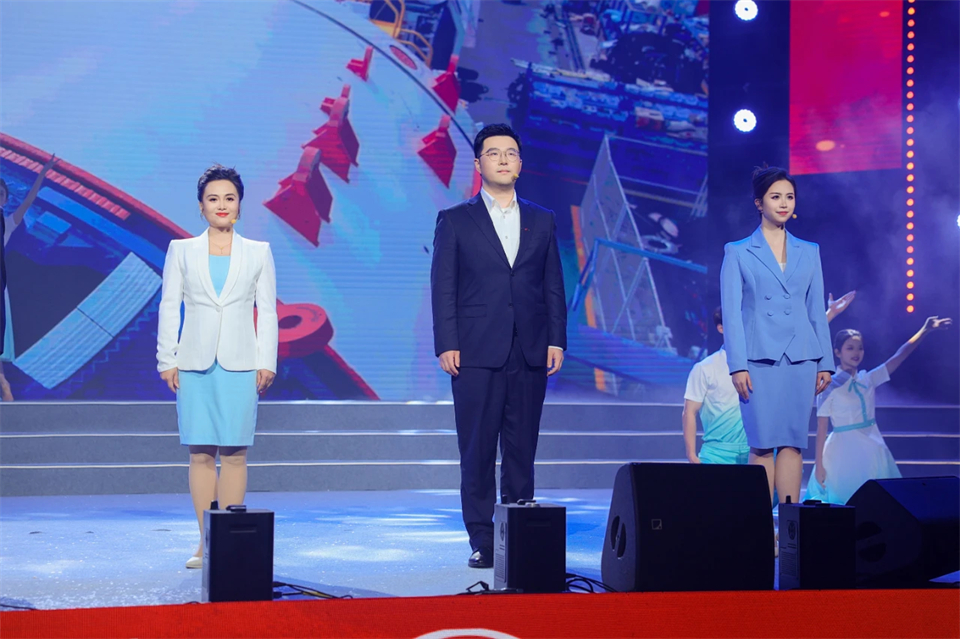 立异引领价值 理想成绩未来——庆祝yp街机智能建设25周年表扬大会暨文艺晚会盛大举行