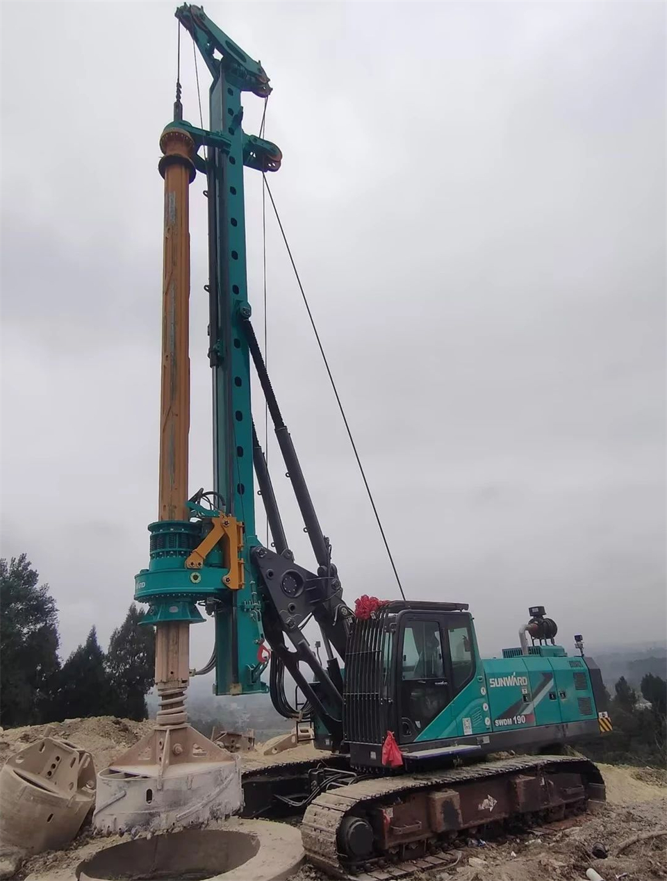 yp街机智能举行电塔桩手艺立异交流会，，，，，，为电力基础设施建设注入新动力