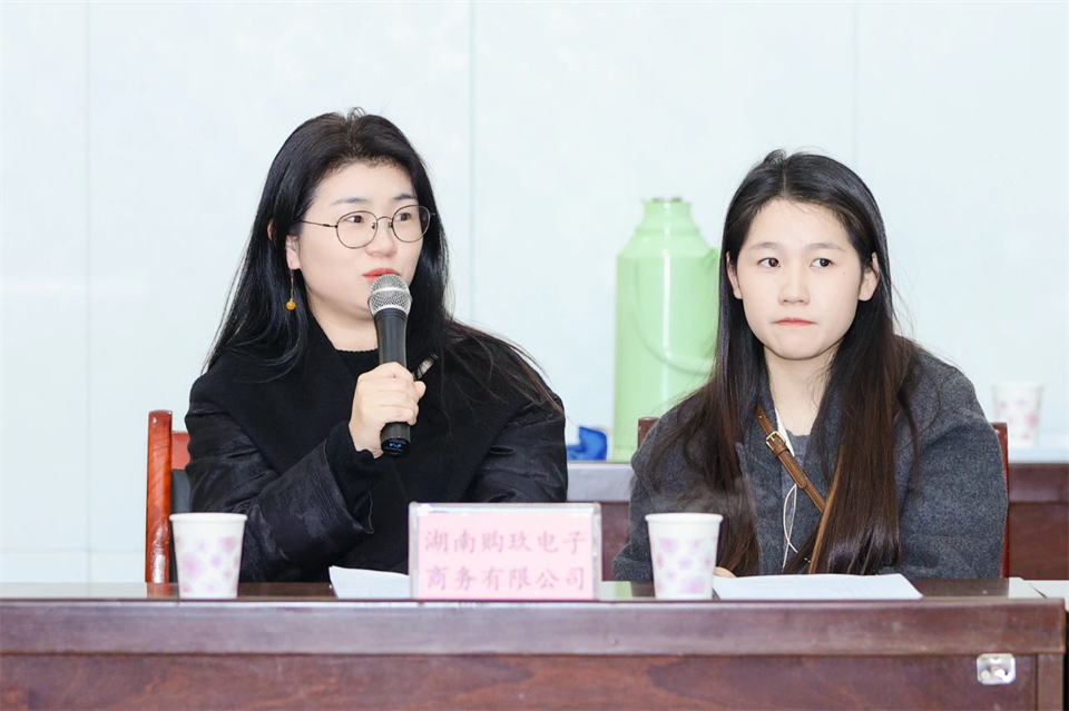 长龙街道、yp街机智能召开首届年货盛惠暨送春联文化惠民活动事情聚会