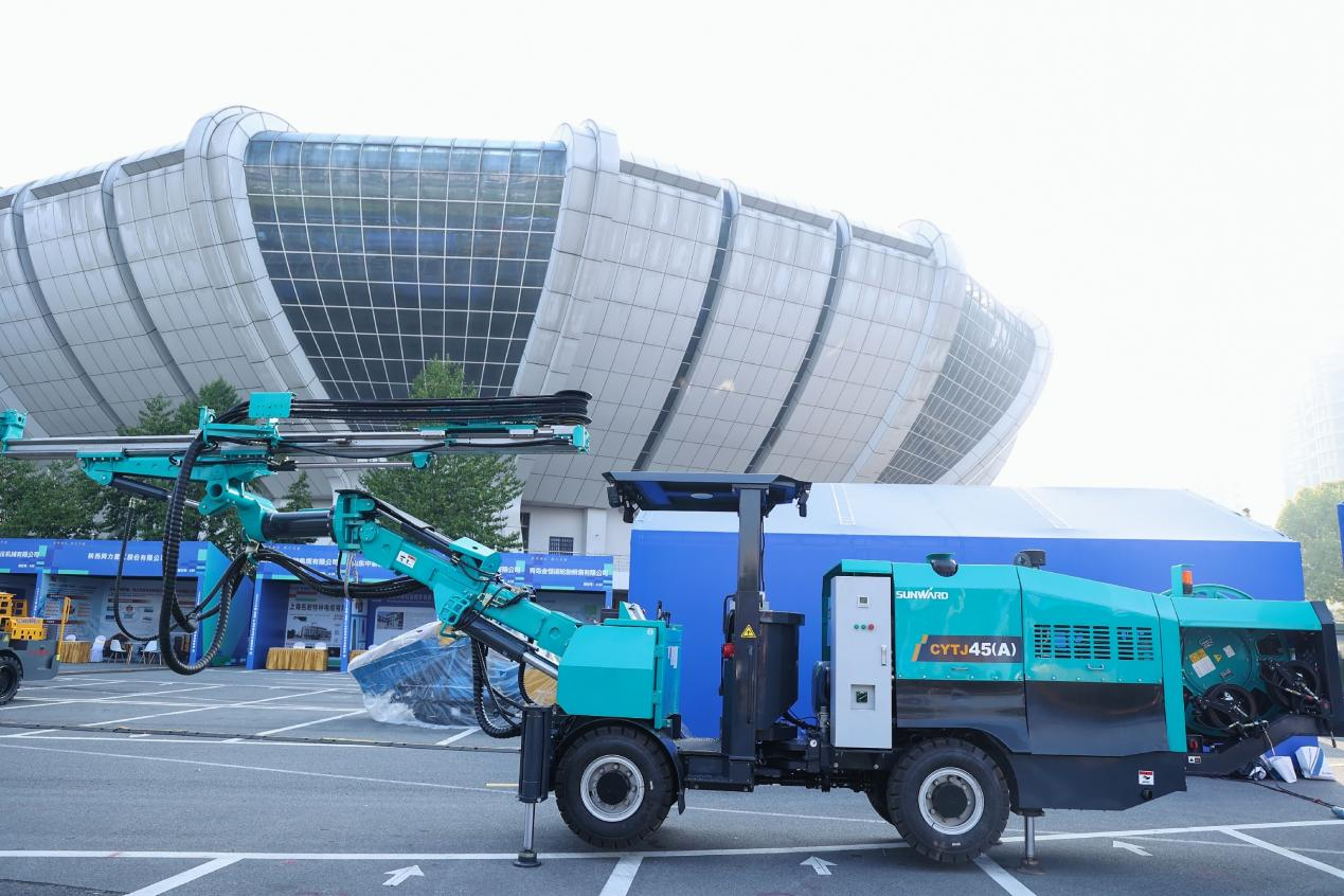 yp街机矿岩携井下掘进台车亮相苍南矿山井巷机械展