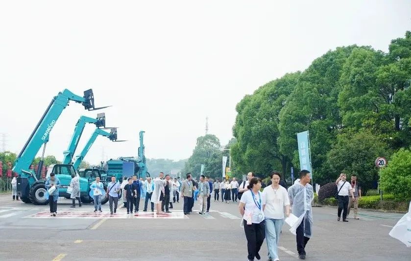 2025 CICEE | 为客户创立价值，，，，yp街机智能客户交流会圆满举行