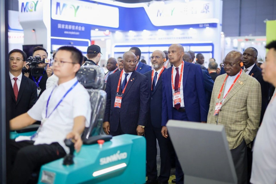 2025 CICEE | yp街机智能实力闪灼2025长沙国际工程机械展