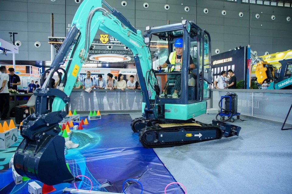 2025 CICEE | 从简单工具迈向多元化解决计划，，，，，yp街机智能泛起非凡挖掘机风范