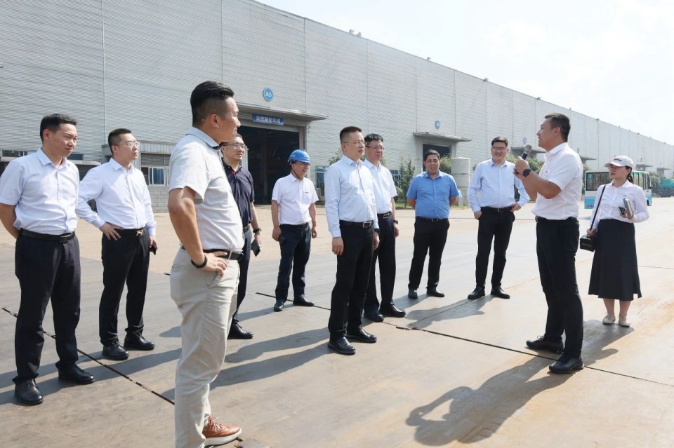 共商相助，，，，，，，，建华控股有限公司董事长汪贵华到访yp街机智能