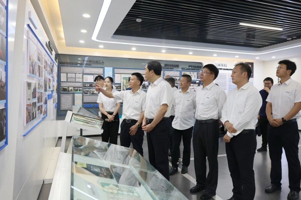 中国煤炭地质总局局长马刚到访yp街机智能，，，，，，同谋绿色智能矿山装备生长新路径