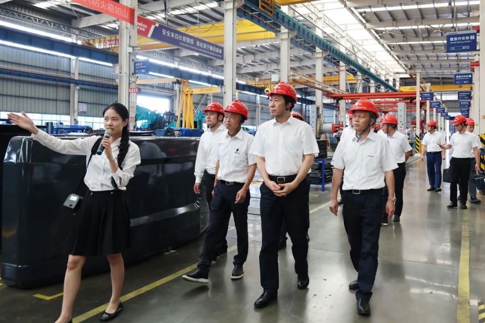 中国煤炭地质总局局长马刚到访yp街机智能，，，，，，同谋绿色智能矿山装备生长新路径