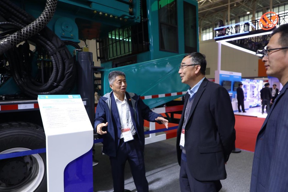 yp街机智能携手“战略相助同伴”中国煤炭地质总局精彩亮相2025中国国际矿业大会