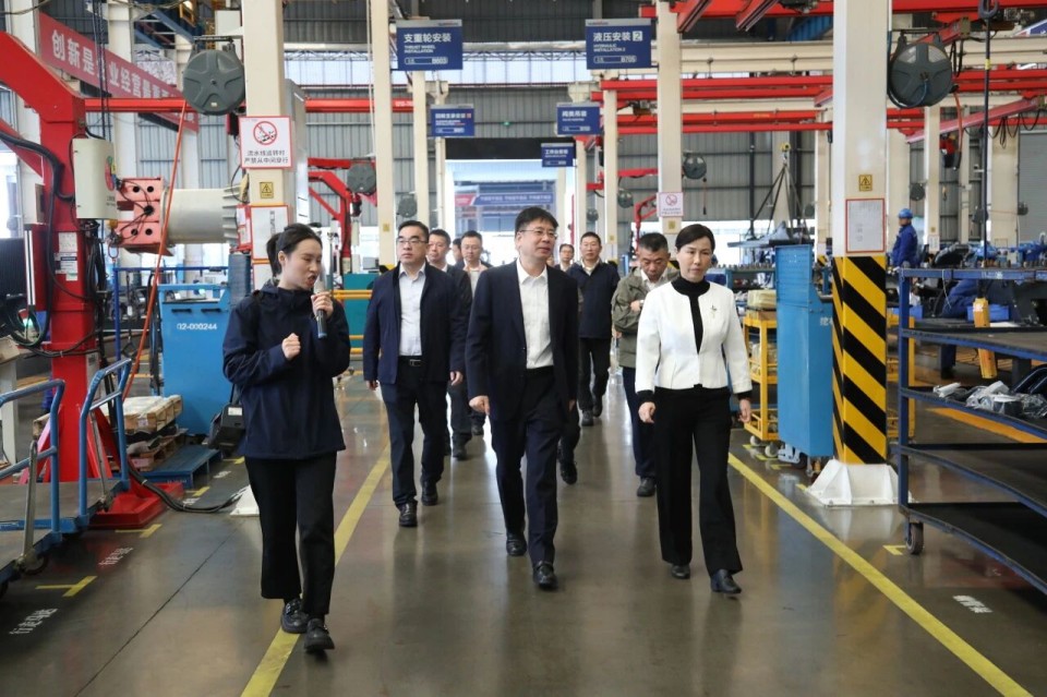 聚焦应急装备研爆发产，，，，，共探实战适配新路径——广州市应急治理局党委书记、局长叶芳调研yp街机智能