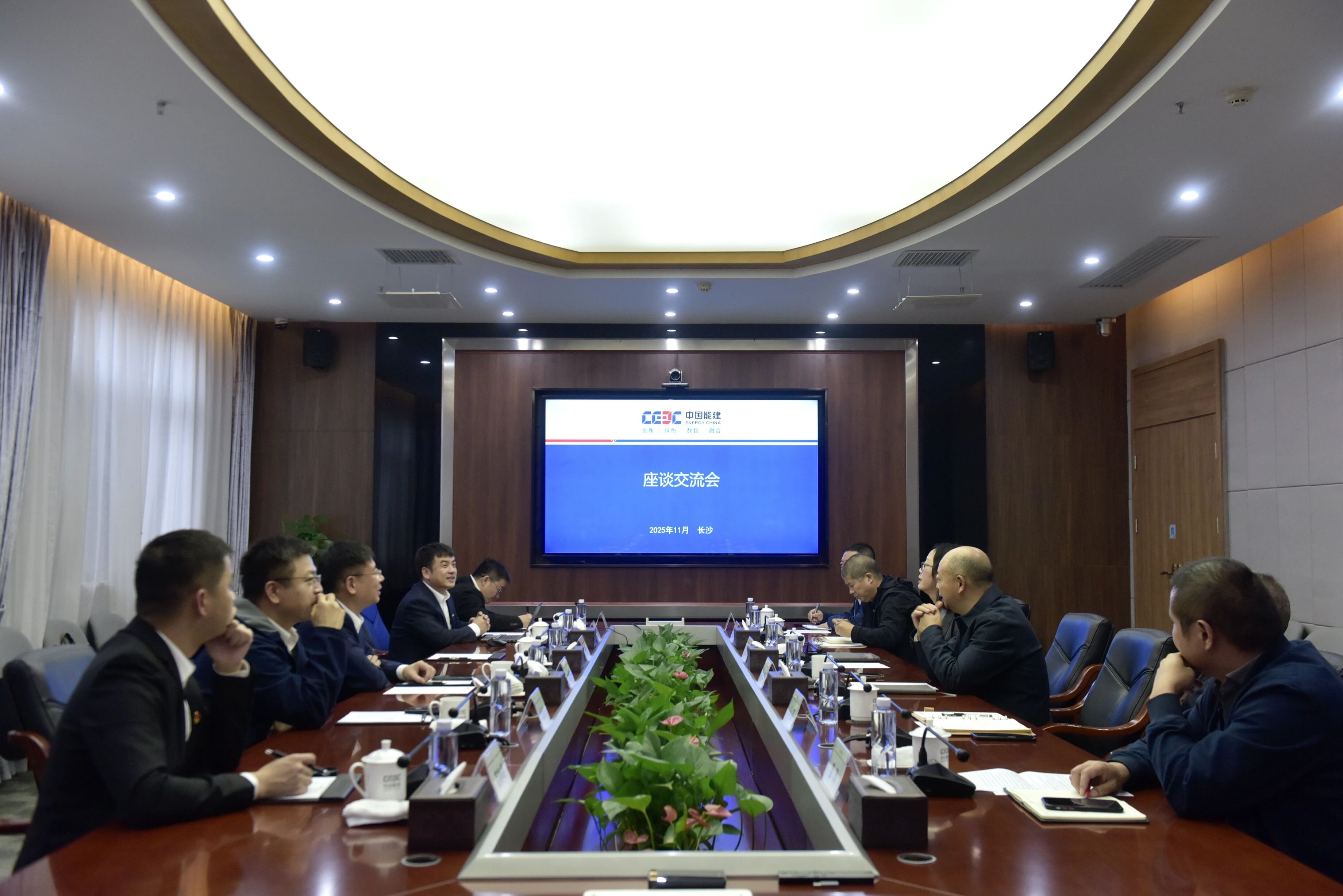 yp街机智能与易普力开展座谈交流，，，，，谱写互利共赢新篇章