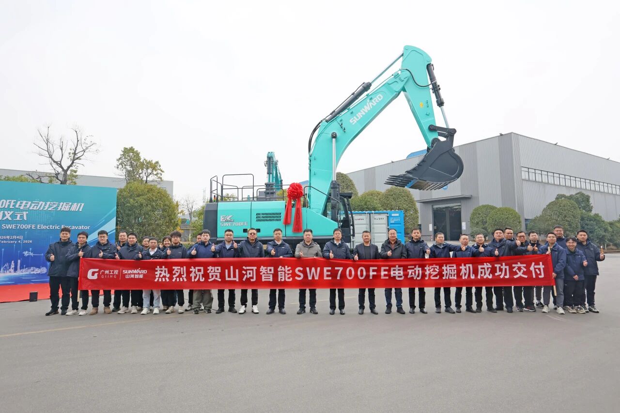 yp街机智能SWE700FE电动挖掘机乐成交付，，，，，助力打造绿色智慧矿山